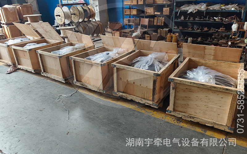 ZQ-21礦用直流牽引電機發貨 2.jpg