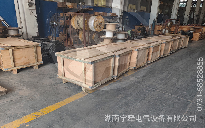 ZQ-21礦用直流牽引電機發貨 3.jpg